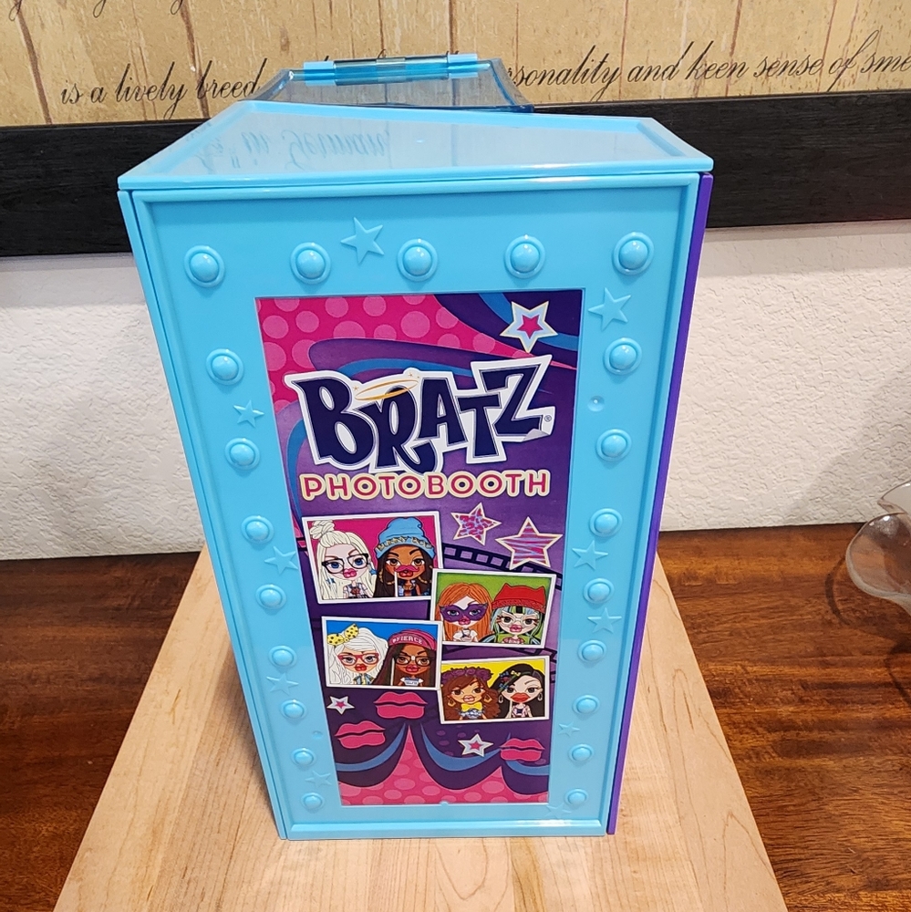 Bratz photo‎ booth